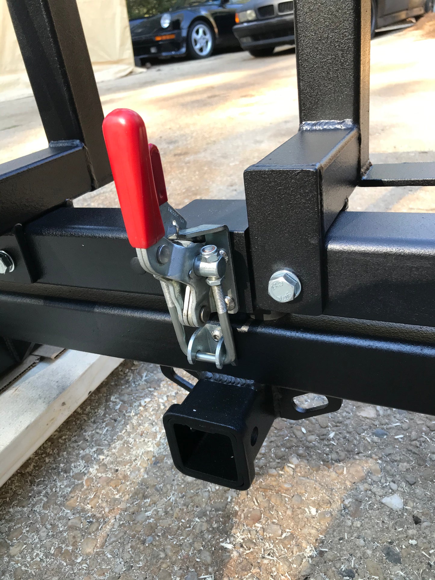 Swing out carrier